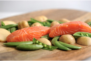 フィッシュ4　ドッグ　コンプリートフード　サーモン　シニア　1.5kg　【ティドラ15gおまけ付き】